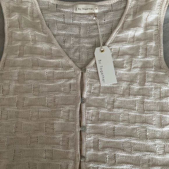 By Together knit button crop - Picture 3 of 4